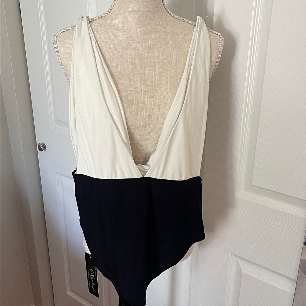 Plunging Front/Back Black and Cream Swimsuit - size XXL